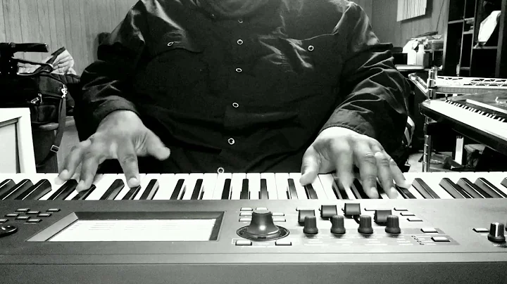 More piano ... "Statue of Liberty" (Vickie Winans)...