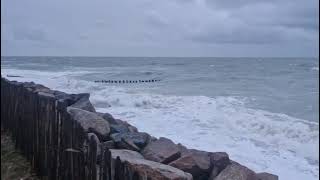 Tempête Benjamin Les Vagues Sattaquent À La Côte De Gouville-Sur-Mer