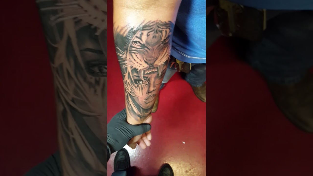 this queen tribute tattoo actually looks like her and queen tiger tattoo queen tiger tattoo