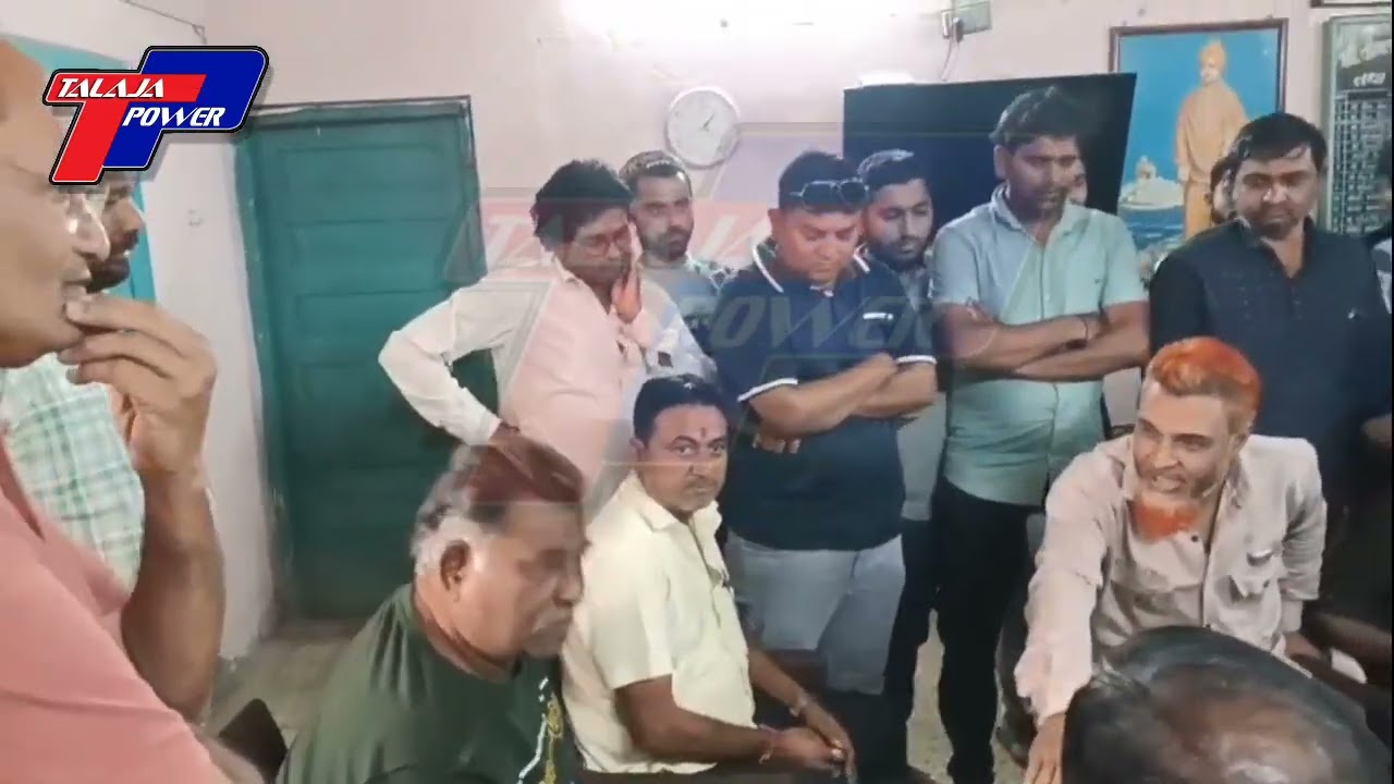 તળાજા ના શાકમાર્કેટ ના લોકો મોટી સંખ્યા માં એકઠા થઈ ને પાલિકા ખાતે પહોંચ્યા.ચીફ ઓફિસર અને પ્રમુખ 