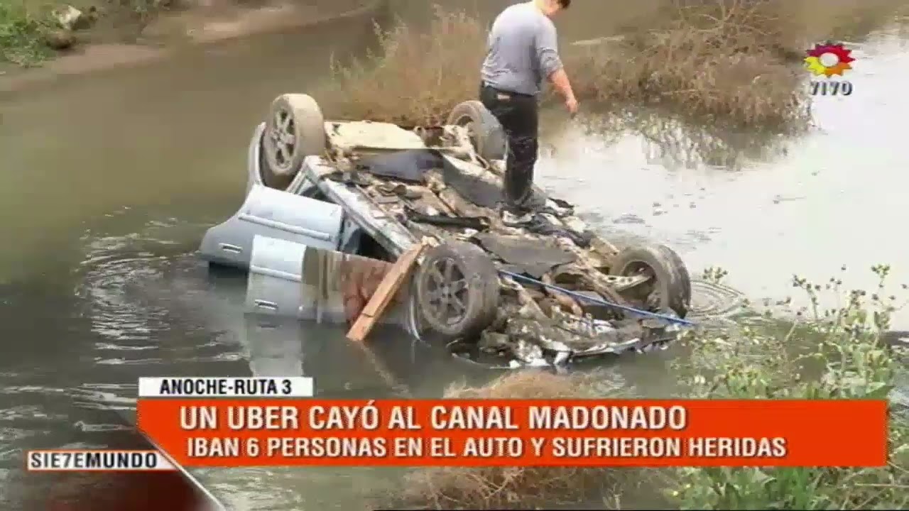 Cayó un auto al canal Maldonado