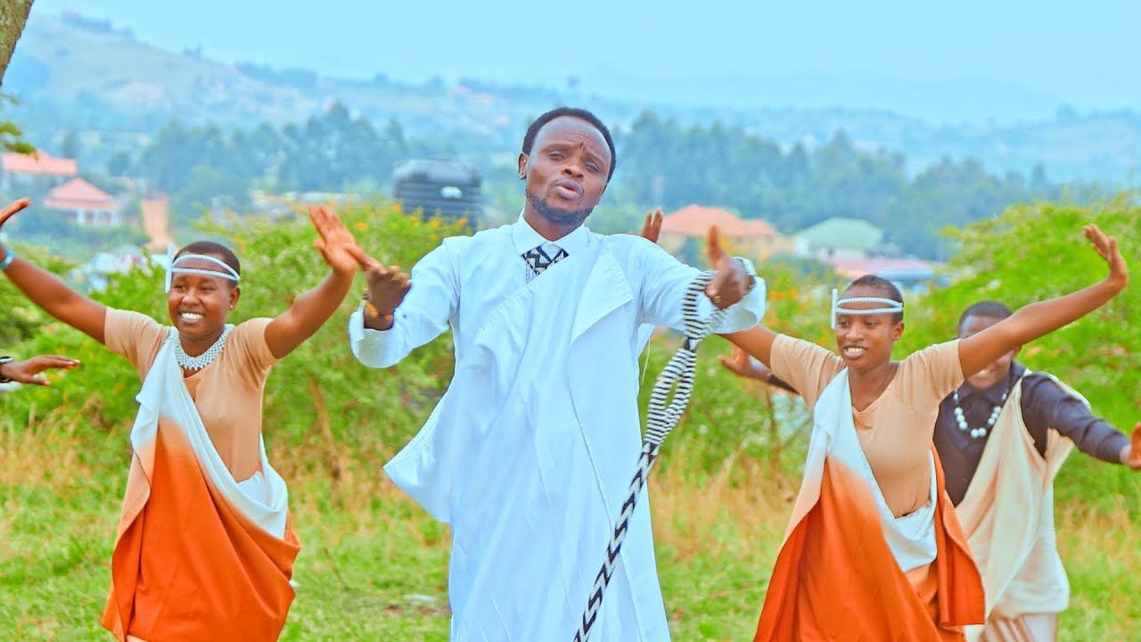 Oburengye - Micheal Kaarokarungi Official Music Video