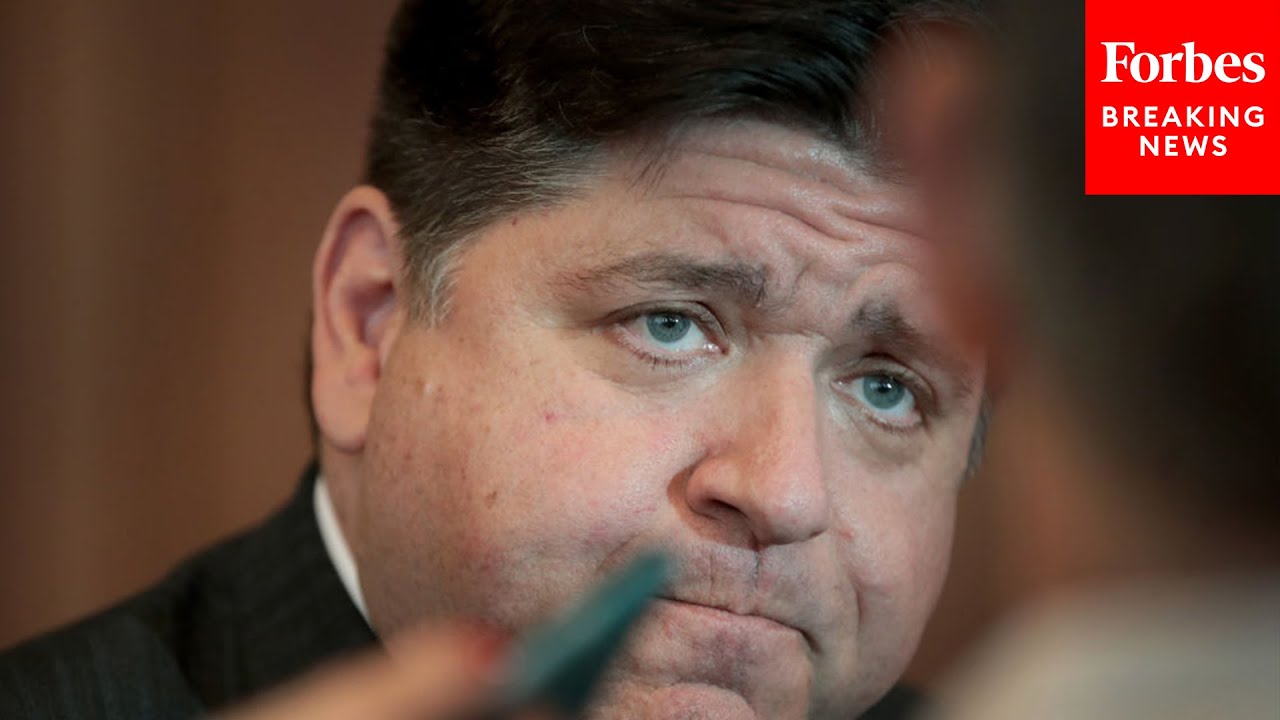 Illinois Gov. JB Pritzker holds COVID-19 briefing - YouTube