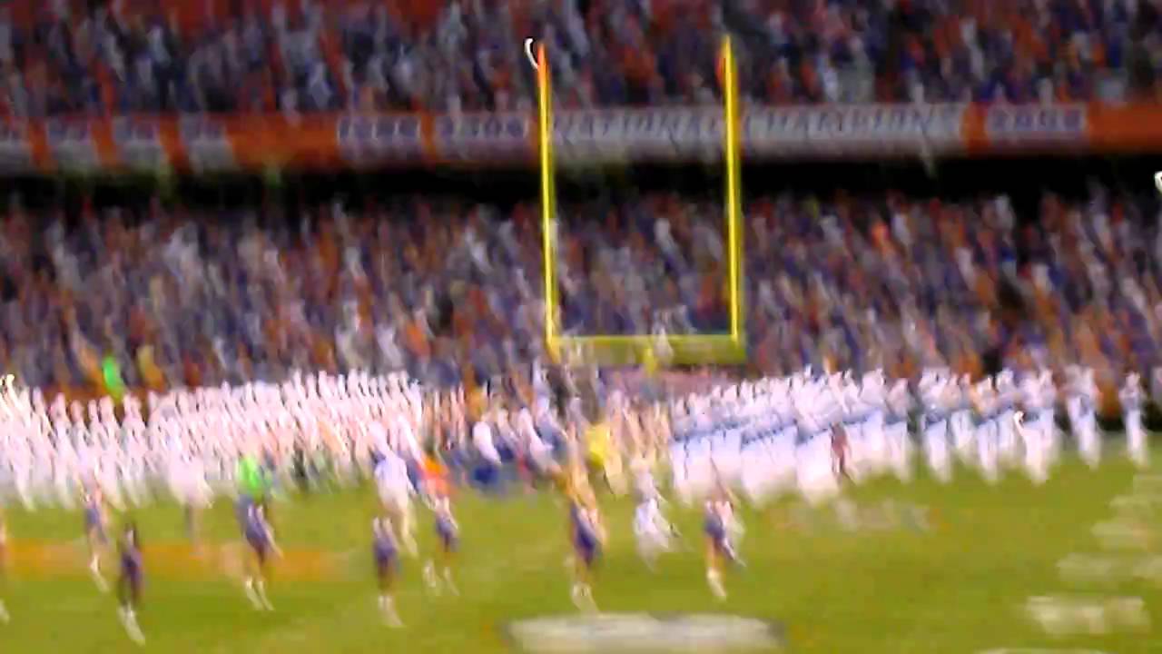 Florida Gators football team running out of the tunnel - YouTube