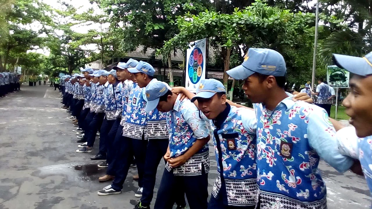 Pasukan Yel Yel SMK Negeri 1 Tekung