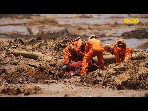 Рятувальна операція після прориву греблі в Брумадінью. Світ навиворіт 10 сезон 22 випуск