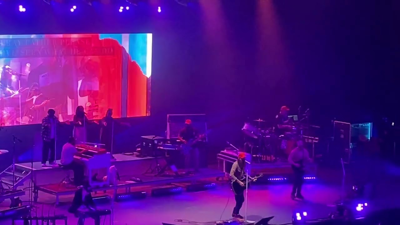 Crowder performing “Somebody Pray”