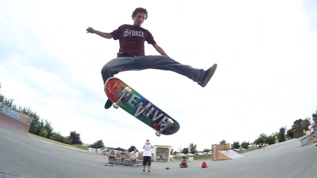 How to skateboard - YouTube.