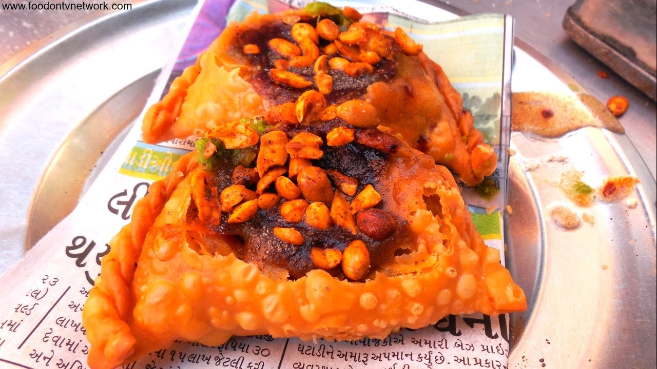 Best Gujarati Street Food in the world | Street Food & Travel TV India