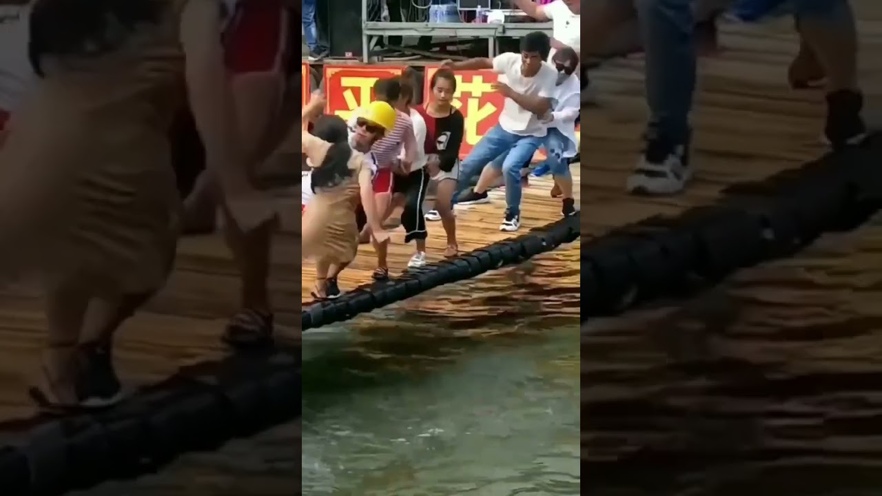 Fun at the 💦water park Swinging Bridge Shuoping Flower Sea Wonderful  Live Fancy How to have fun