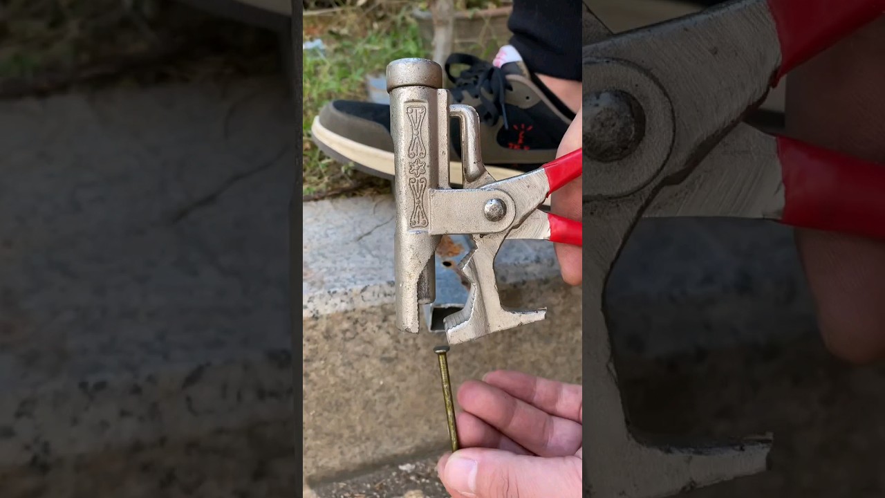 Multifunctional nail hammer, safe and does not hurt your hands 