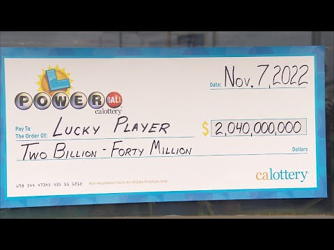 Videó: $ 1.585 milliárd Powerball-győztes az üzleti életben szokott egy hónapig, mielőtt felfedte volna