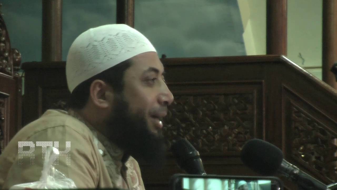 Khalid Basalamah Sejauh Mana Suami Istri Boleh Bermesraan Di Bulan Ramadhan Youtube