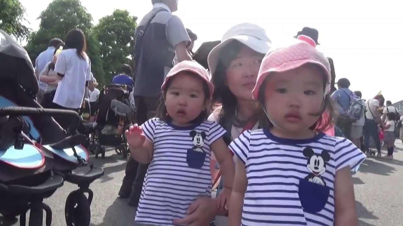 双子みーゆづ 1歳 初ディズニー Youtube