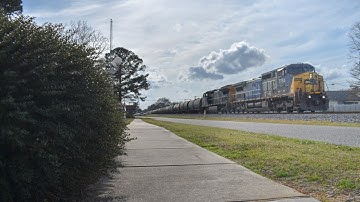 Spectacular K5LA Action: CSX 7764 Leads F716-19 North Through Micro, NC 3-19-22