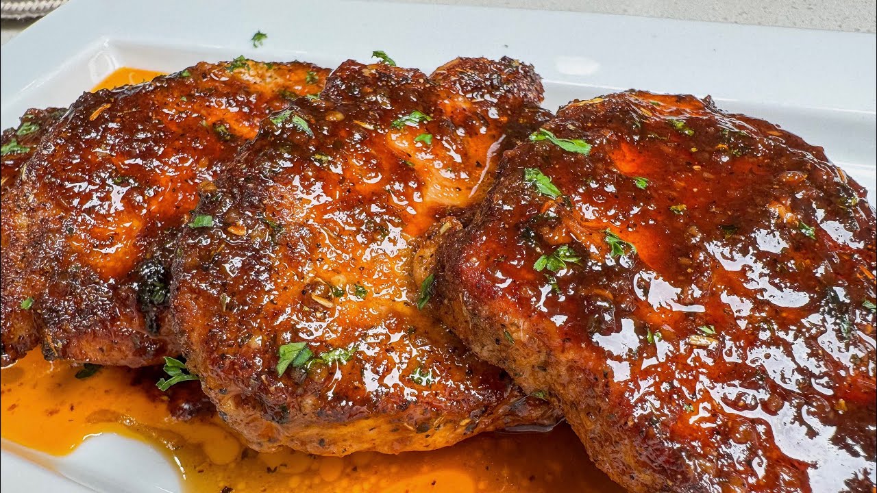 QUICK and EASY Juicy Honey Garlic Pork Chops - YouTube