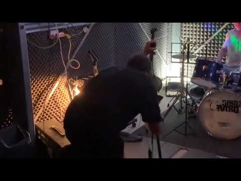Cutting Deep (Live Jam) - PEST