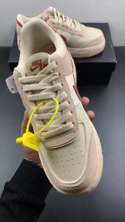 Nike Dunk Low Chaussures pour femme, Shimmer/Mars Stone-sanddrift :  : Mode