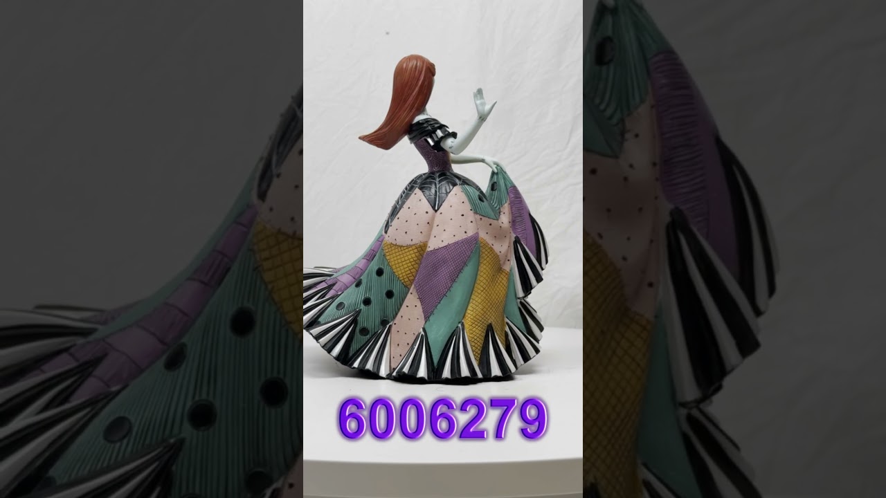 Disney Enesco Showcase 6006279 Sally 