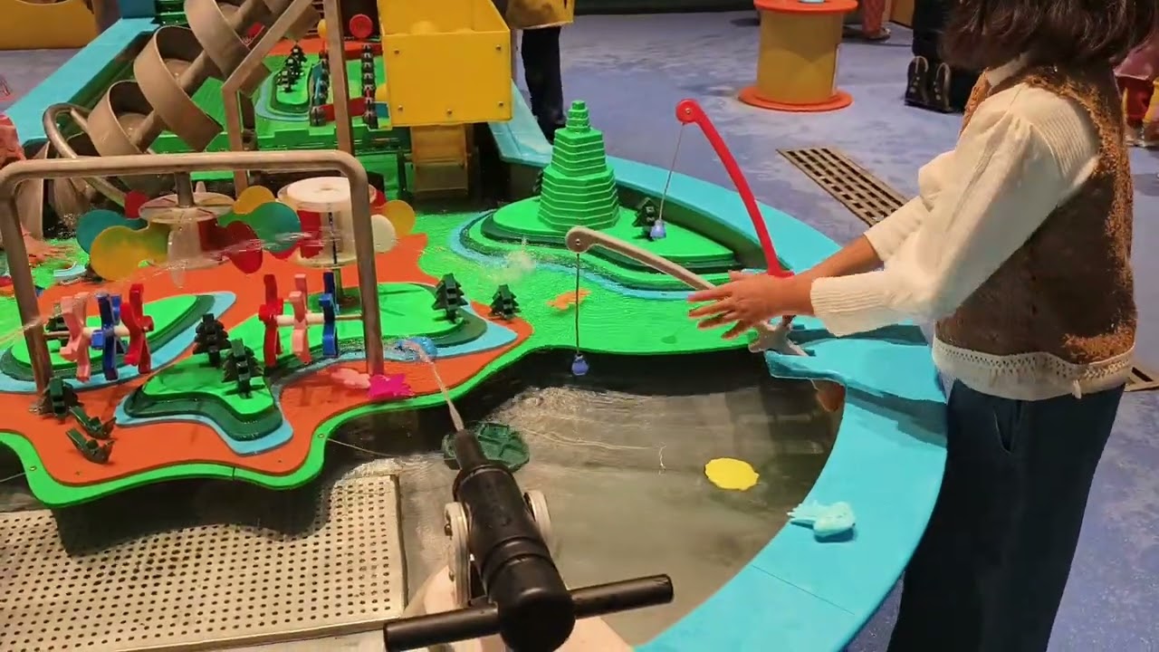 Water play at Dolmen mall Lahore 