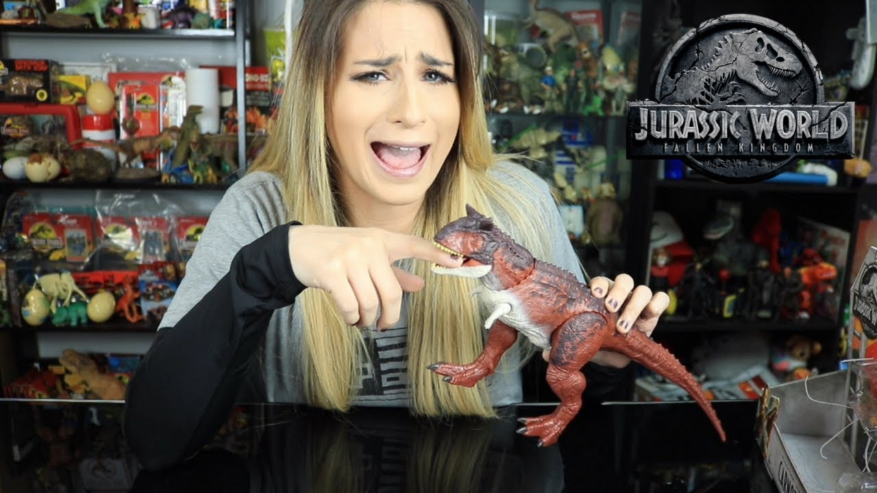 Carny bit my finger! | FALLEN KINGDOM CARNOTAURUS REVIEW