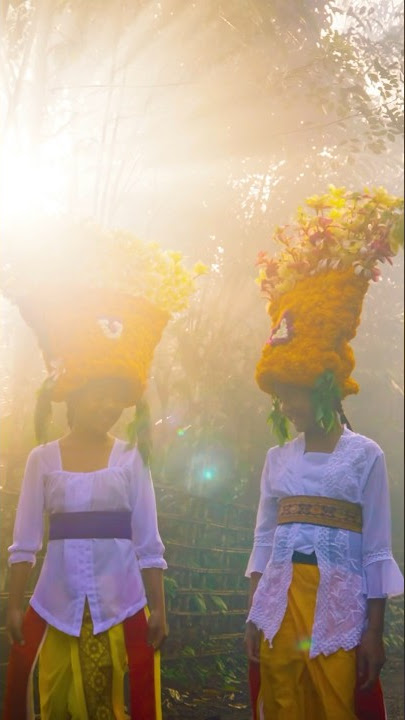 Time flies and the magic of Galungan returns ✨🌺 #galungan #bali