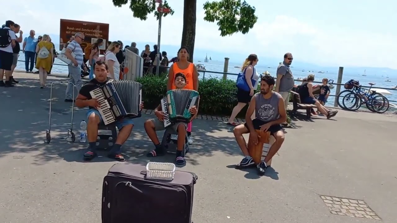 Из пункта А(Романсхорн) в пункт В (Фридрихсхафен) и обратно по Боденскому озеру на пароме.