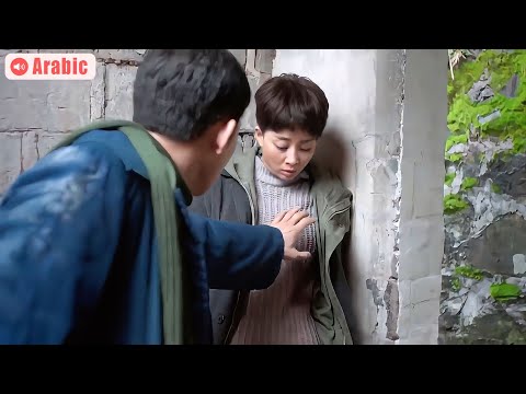 أخ نام معه يومي ا يتبين أنها امرأة جميلة شاب عازب مندهش على الفور