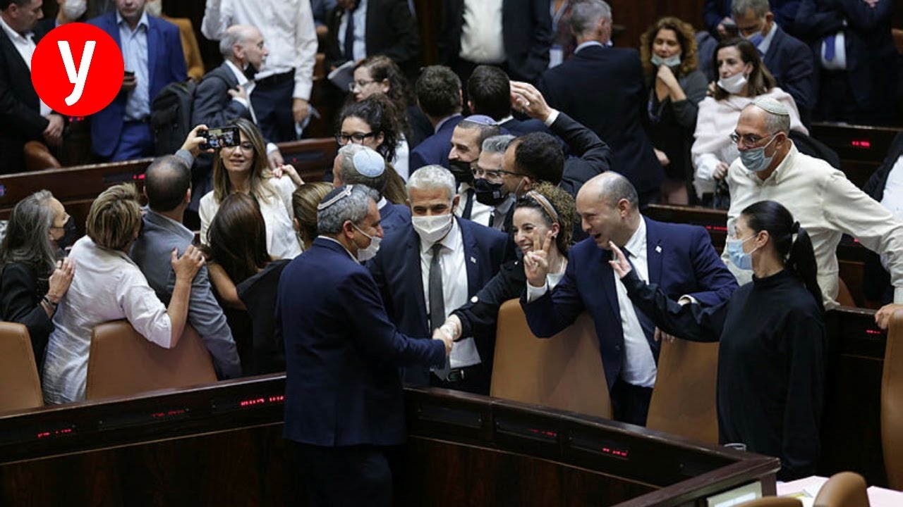 מיקי זוהר בהצבעה על תקציב 2022 במליאת הכנסת