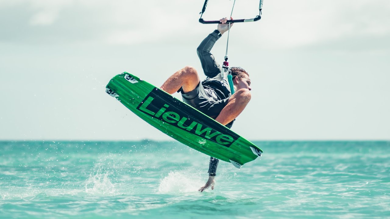 kitesurfing in aruba. YouTube
