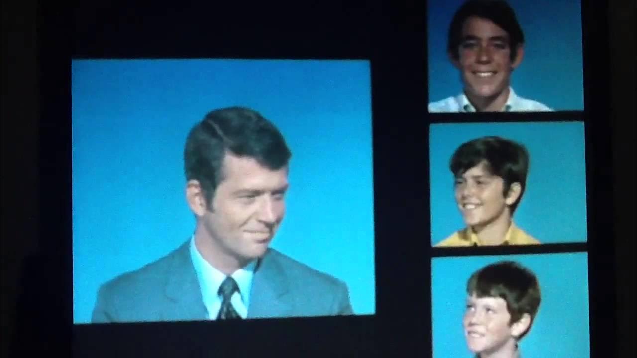 Who Sings The Brady Bunch Theme Song The Brady Bunch Theme Song - YouTube