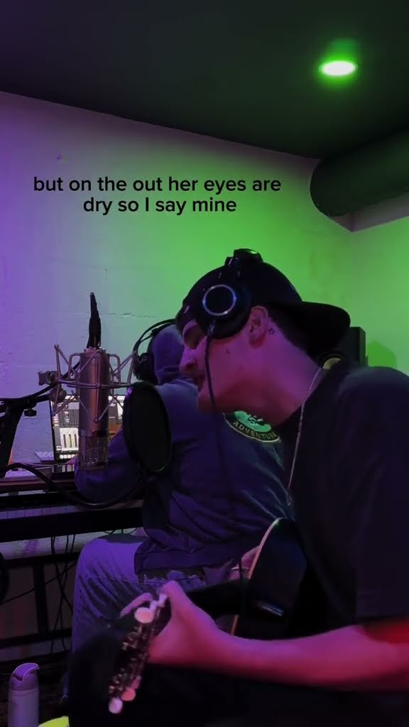 acoustic album on the way (: