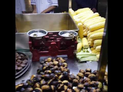 بائع الذرة والكستناء من اطيب ماكولات اسطنبول