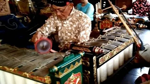 Ketawang SUBOKASTOWO - Javanese GAMELAN Music Jawa - Ndalem Notoraharjan [HD]