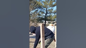 SLICING A WATER BOTTLE WITH MY CUSTOM THROWING CLEAVER BY WYATT HINES #backyardcutting #blades