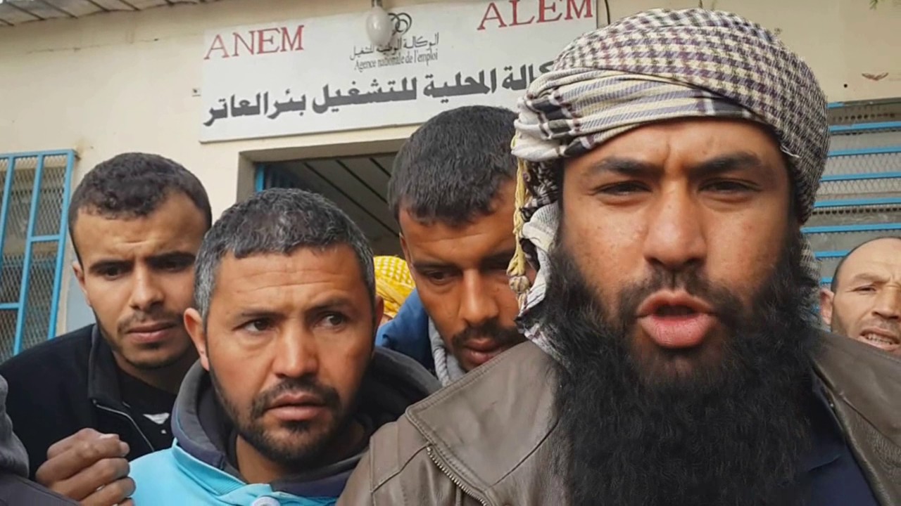 شباب بئر العاتر يطالبون بالعمل في الحدبة