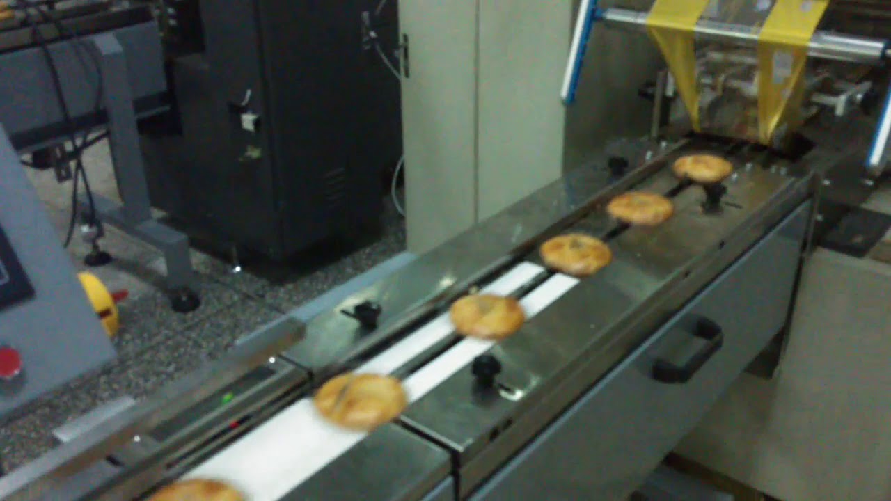 flow packing machine for biscuit,automatic biscuit flow pack machine