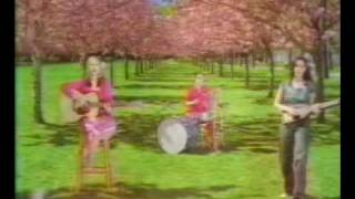 Luscious Jackson "Ladyfingers"