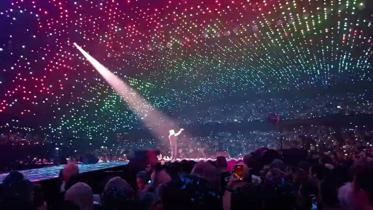 Arena Tour à l'IGN Arena: Indochine - Des fleurs pour Salinger