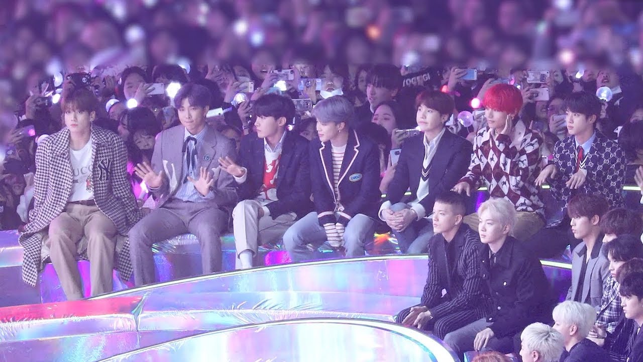 BTS Reaction to MOMOLAND BBOOM BBOOM (방탄소년단 모모랜드 뿜뿜 리액션) 4K 직캠 by 비몽