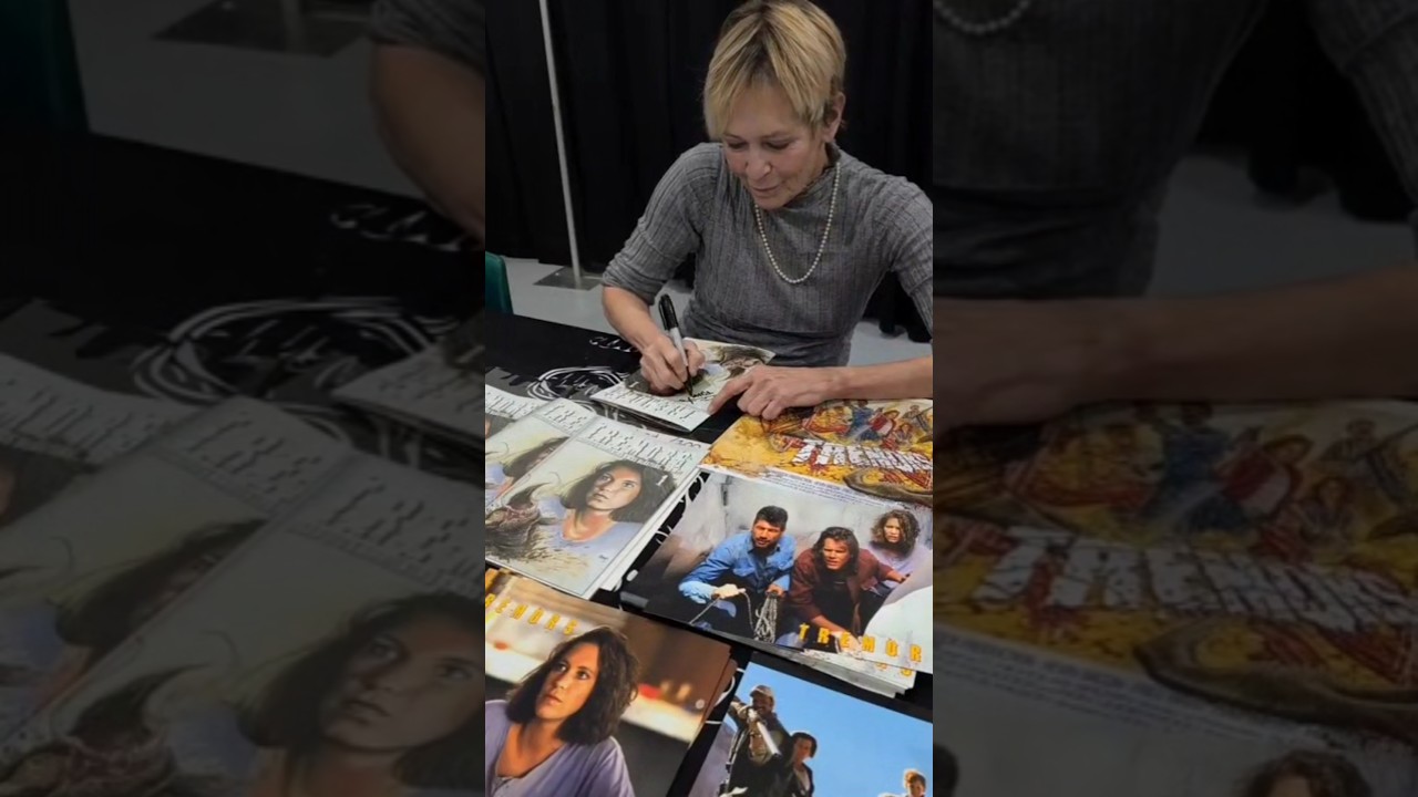 Finn Carter at DeLand Comics & Collectibles Show