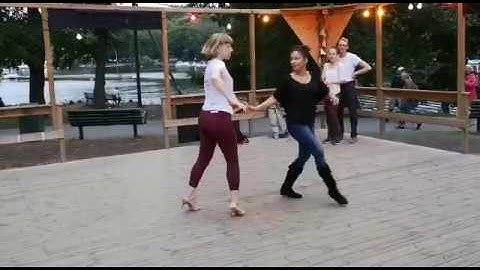 Mzouk at Sprallen, Lili and Sarah