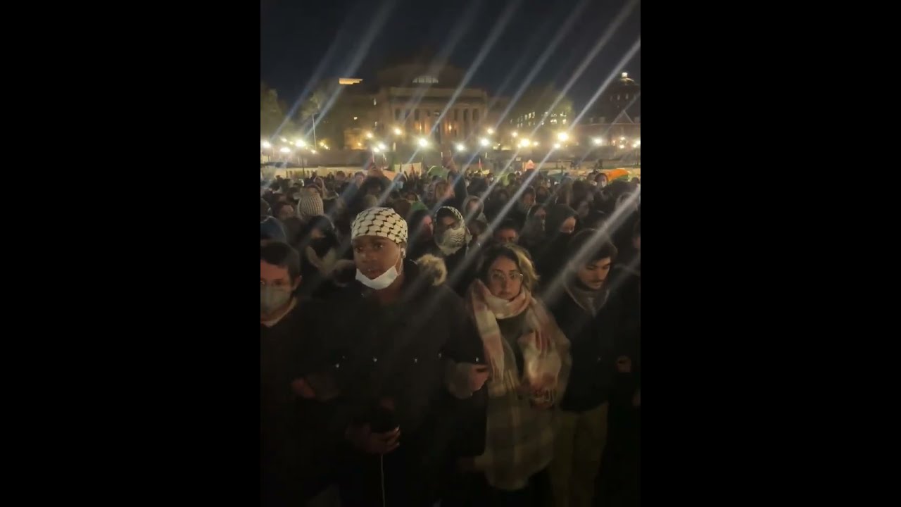 Columbia University Students form a human chain to keep Jewish students out of an autonomous zone