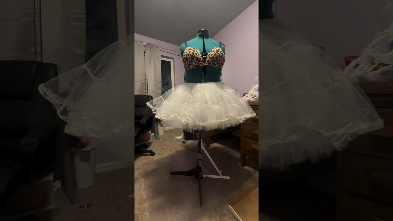 Making my own petticoat (part 2) #diycosplay #diy #cosplay #cosplaygirl #sewing #craft #petticoat
