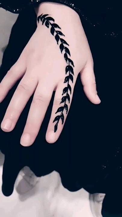 رسم حنة بسيط على الاصابع