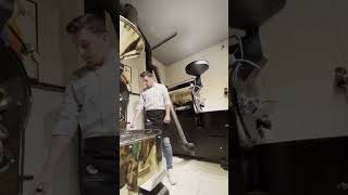 Her Gün Aynı Heyecan Ve Kahve Sevgisiyle Resimi