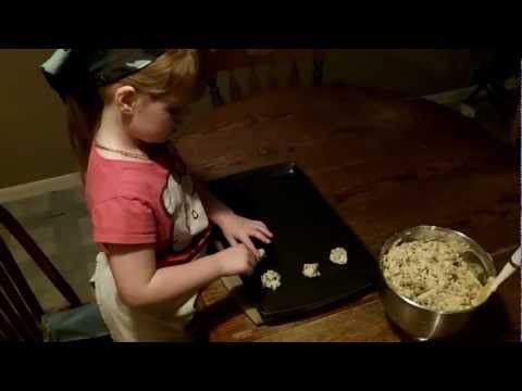 Cooking With Miss Alli : Ep. 2 Chocolate Chip Cookies