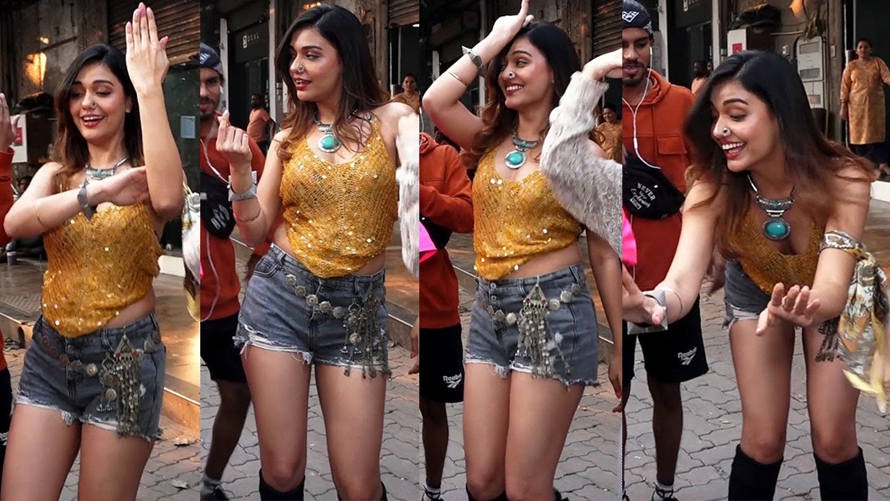 Divya Agarwal live Dance With Her Fans @ Promotion Of Her New Song ...