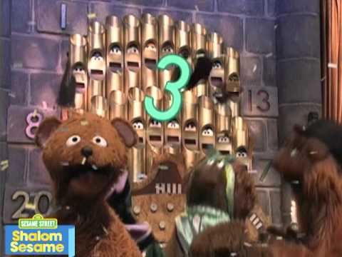 Shalom Sesame: The Count's Number of the Day: Shalosh