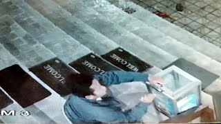 Viral, Terekam CCTV ABG Congkel Kotak Amal Masjid Darul Mutaqqin Kota Batu